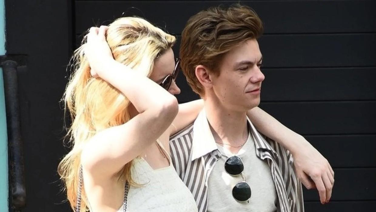 两次甩掉马斯克，绝美女星和英国最帅童星官宣！甜到像拍偶像剧