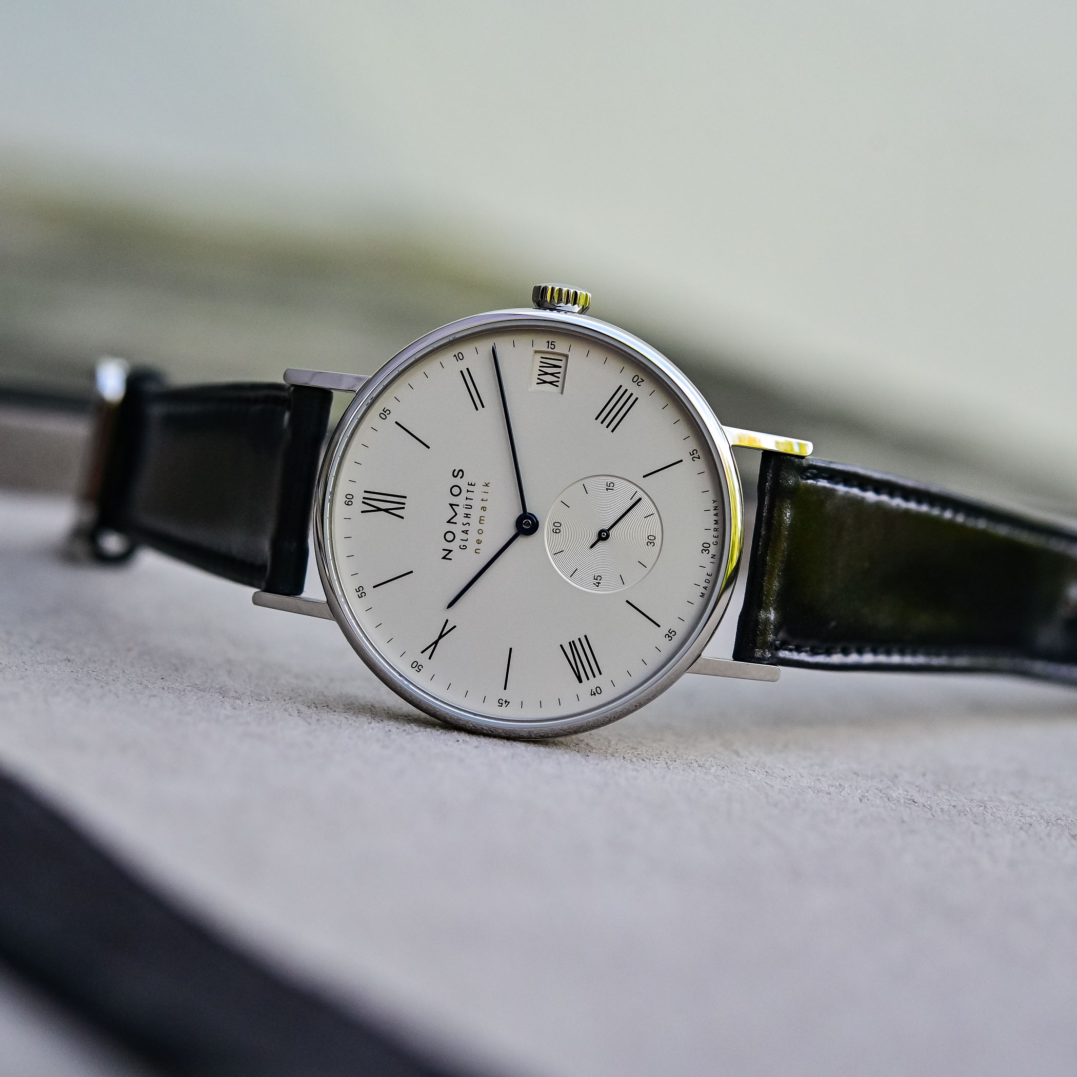 nomos鎵嬭〃鏈夊甫鏃ュ巻鐨勫悧,nomosludwig鎵嬭〃