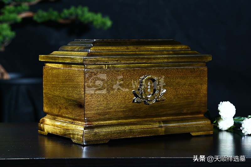 哪里有卖骨灰盒的,北京卖骨灰盒一条街