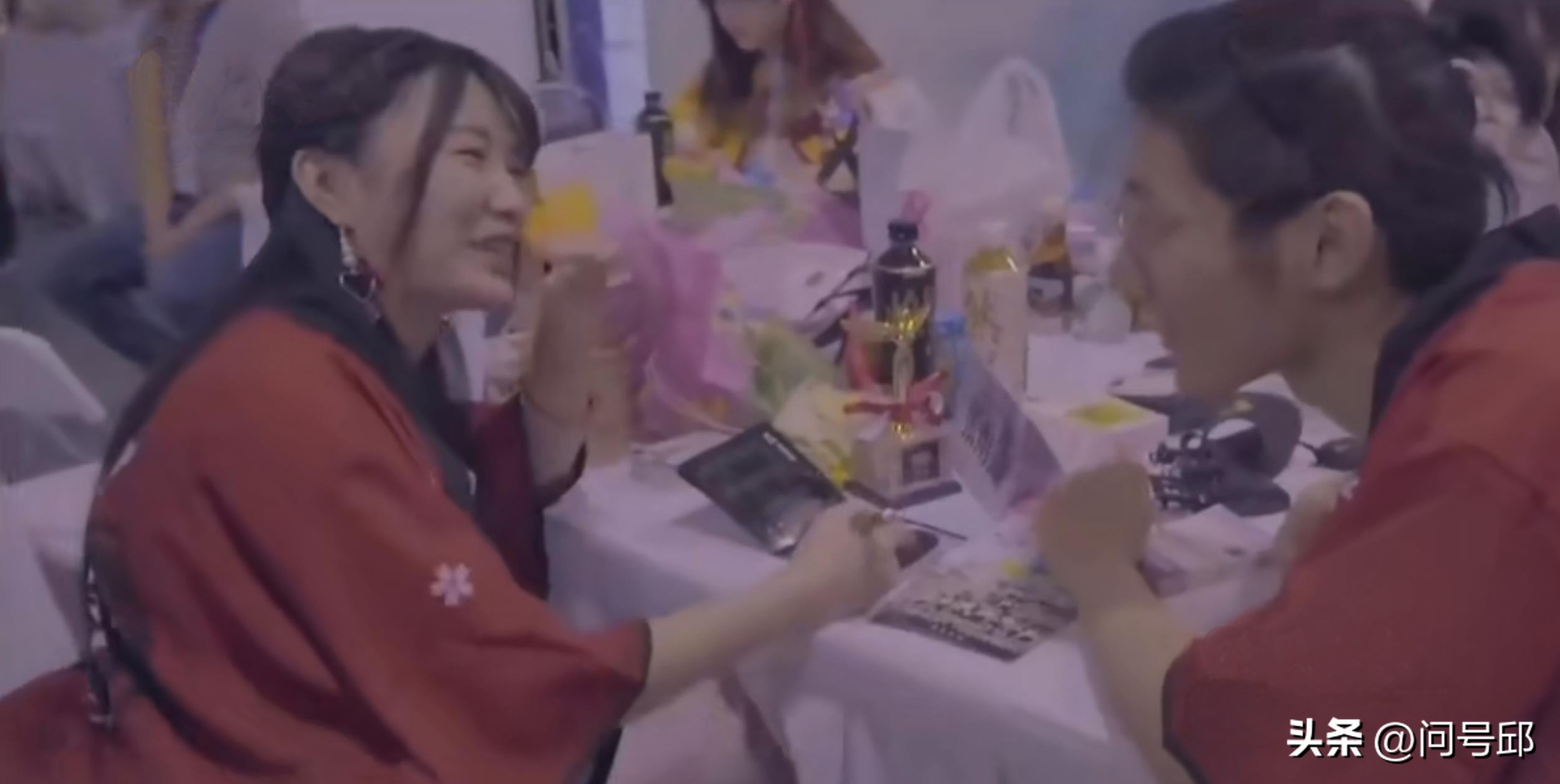 走进饭圈文化:粉丝花40元买“握手券”,换取与偶像10秒互动机会