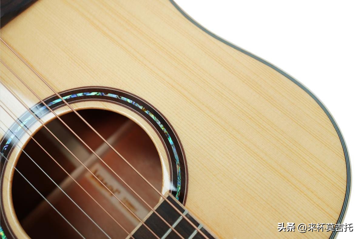 小白入门500到1000单板吉他推荐,费森vz200是单板吉他吗