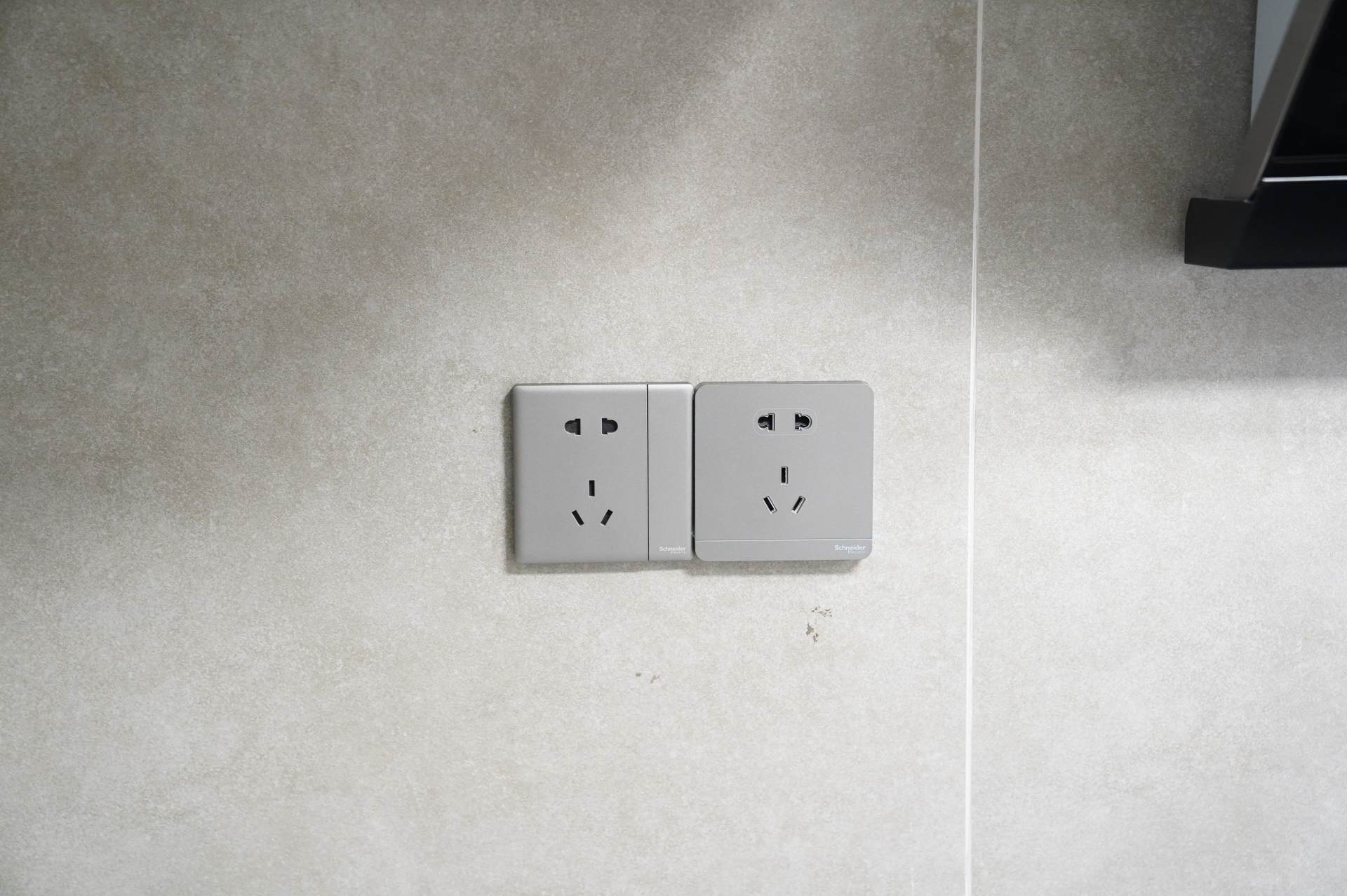 多层插座怎么拆,开关插座简装布置