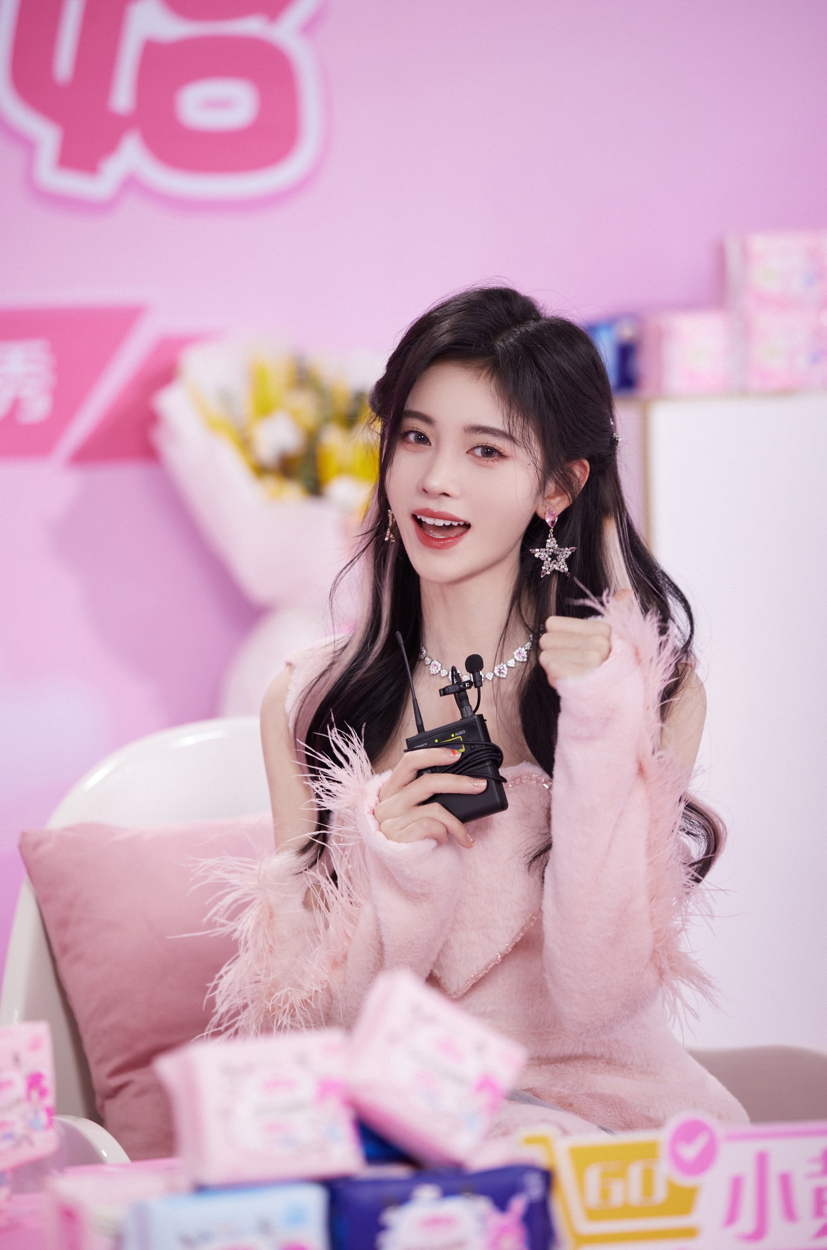 鞠婧祎身高165,身高159鞠婧祎