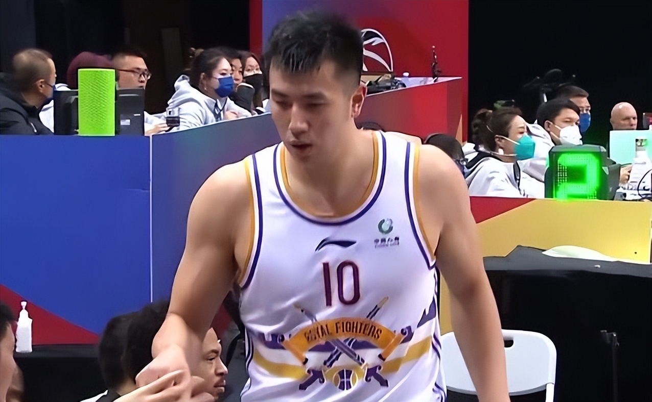 82-75!北京双雄的投射能力让人担忧!杨健杨毅:现代篮球不常见