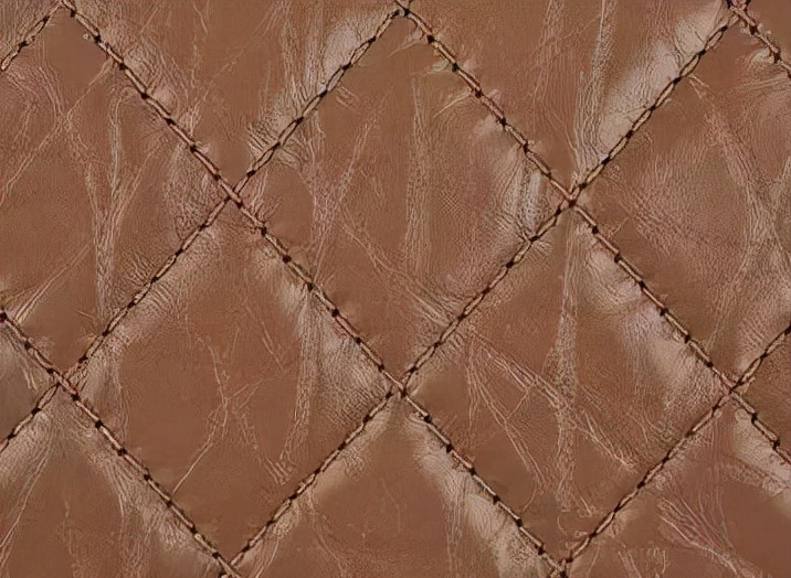 香奈儿鱼子酱的大球皮是什么皮质,香奈儿cf小号皮质是硬的还是软的