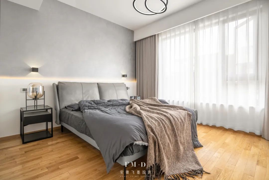 贴了内嵌踢脚线后悔了,踢脚线千万别选白色