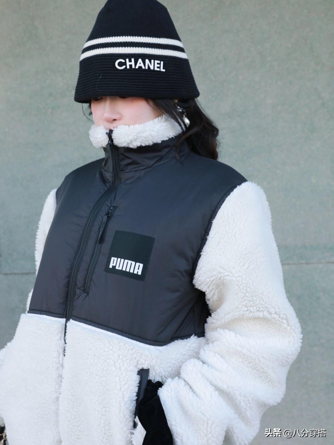 今年最火的羊羔绒外套,羊羔绒外套冬季温柔系穿搭