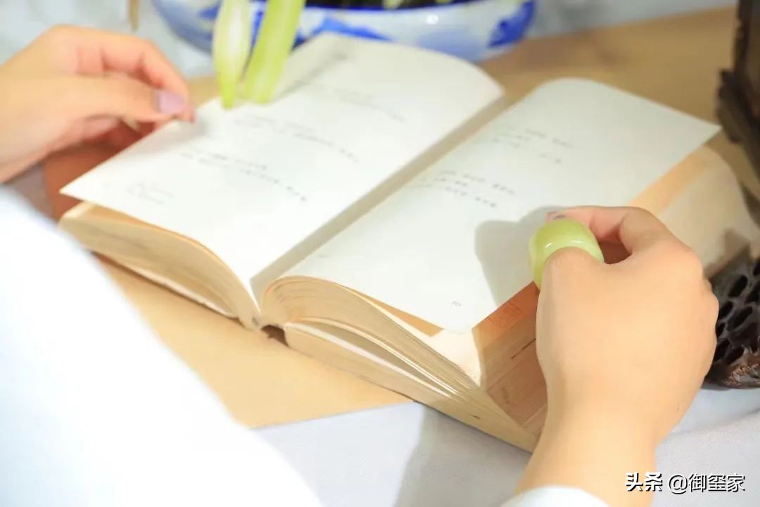 女生戴和田玉的好处有哪些呢,戴和田玉有什么好处与讲究