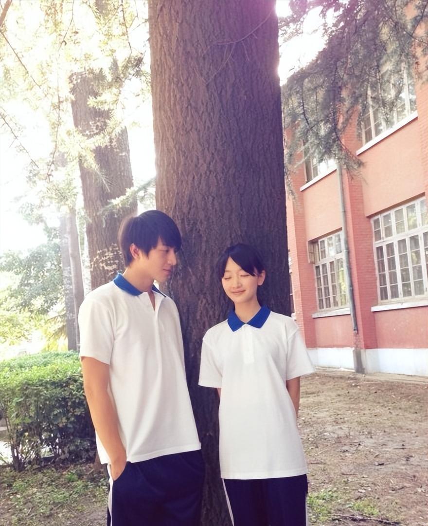 周冬雨刚出道和张艺谋采访,张艺谋周冬雨第一次见面