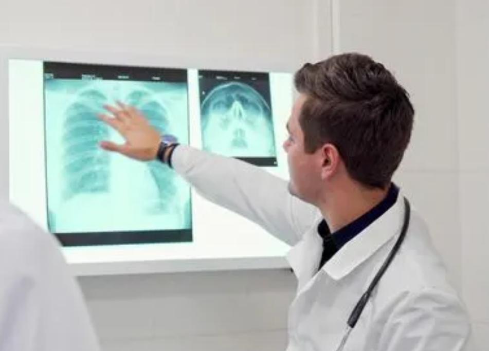 马丁被困在身体里12年,幽灵男孩死亡后苏醒