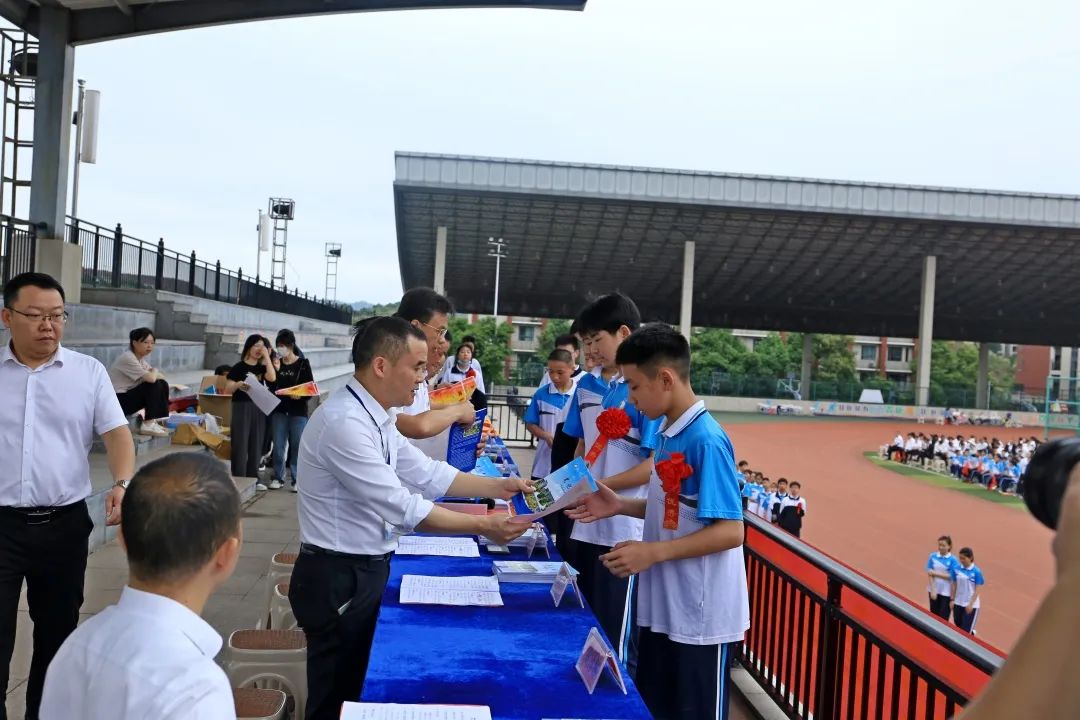 麻阳县锦江中学初一成绩表,麻阳锦江中学期中考试总结