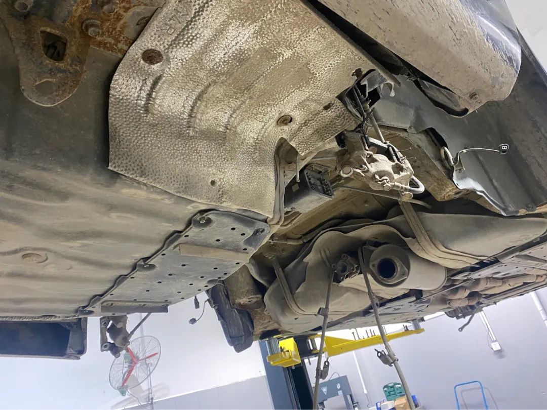 翻新车十二代皇冠修复全过程,12代皇冠25万公里要更换什么