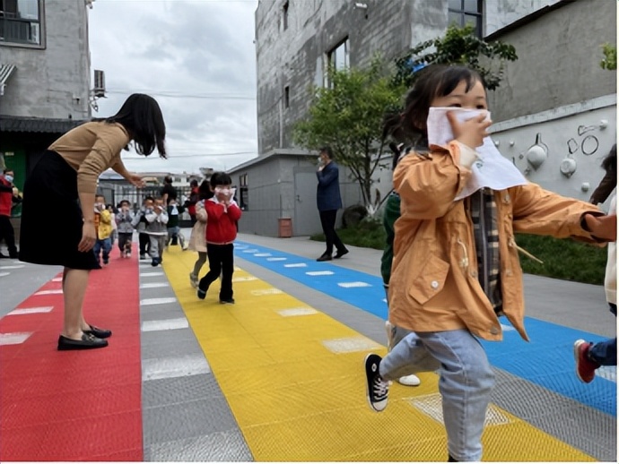 幼儿园应急疏散演练新闻报道,幼儿园应急疏散救助演练活动