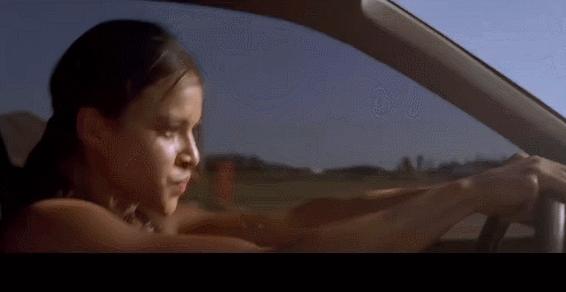 爽麻了！尺度美女全程飙车，它一回归，全球影迷都得高潮…