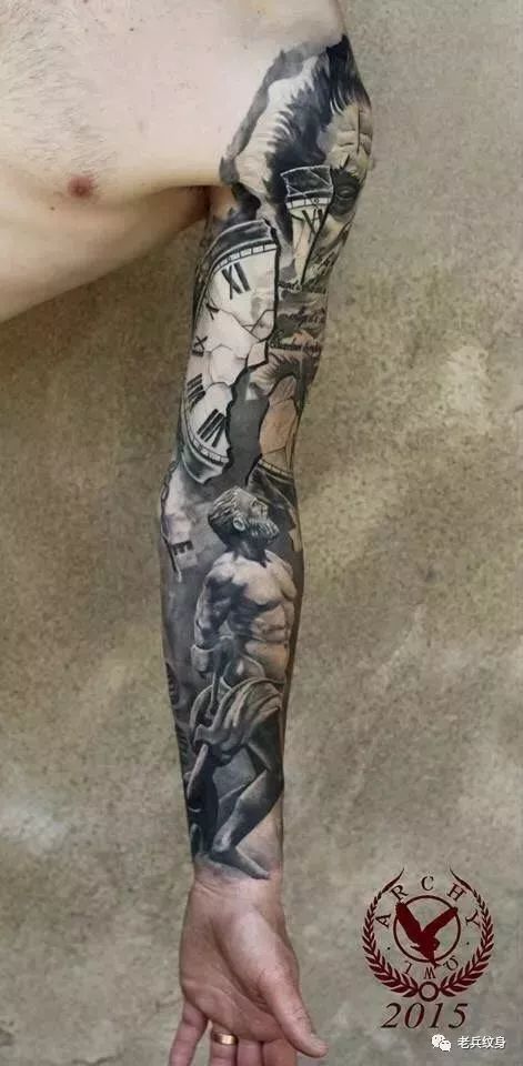 花臂纹身彩臂,花臂一次性纹好还是分次纹好