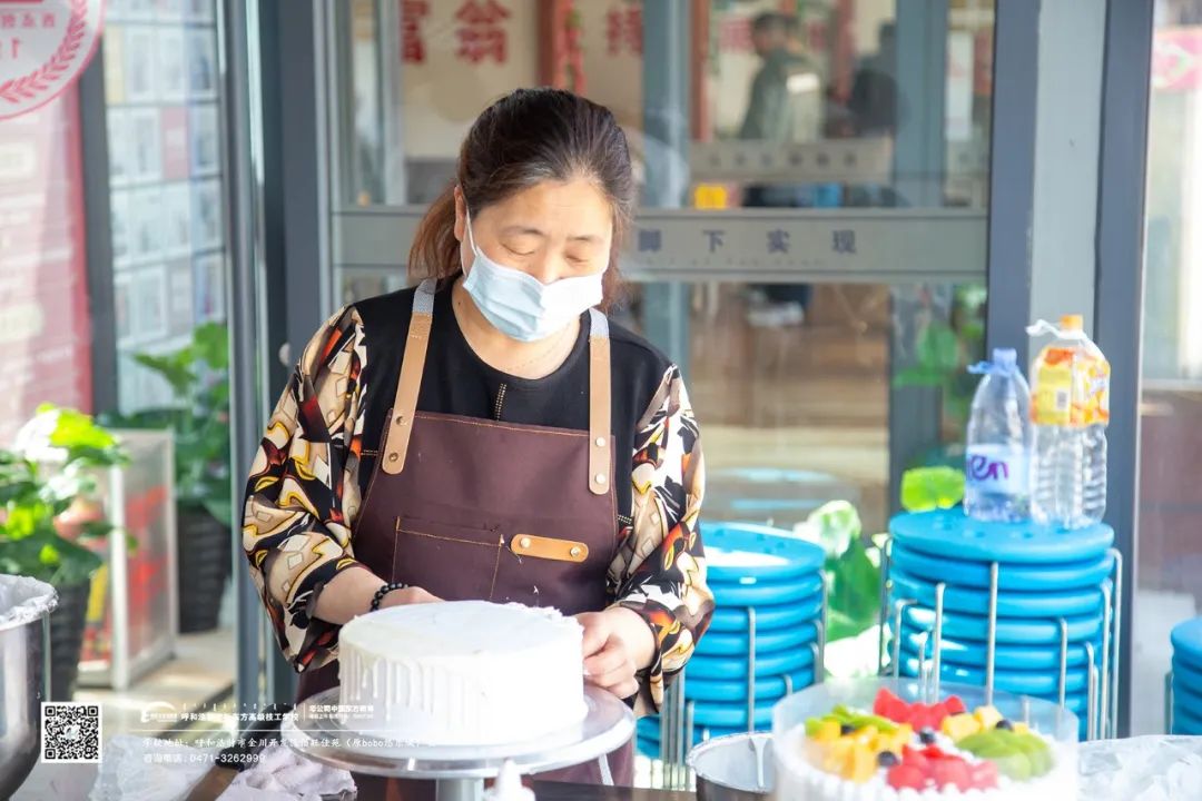 自己创业去哪里学西点,女生创业学烘焙去哪里