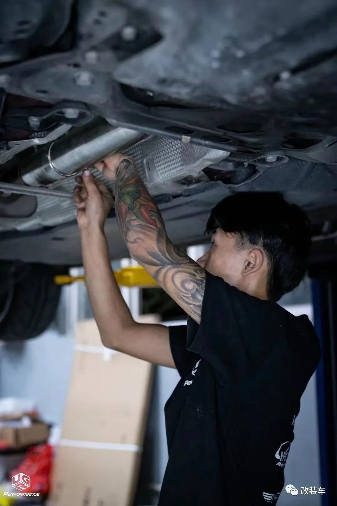 竞技走街范的大众8代高尔夫GTI，上午提车、下午改装