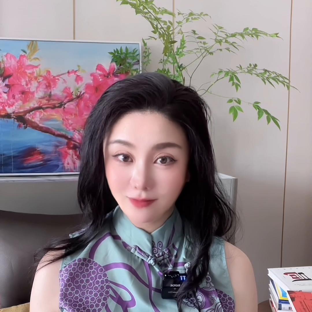 感情中太卑微的女生,在感情里卑微的女孩子怎么办