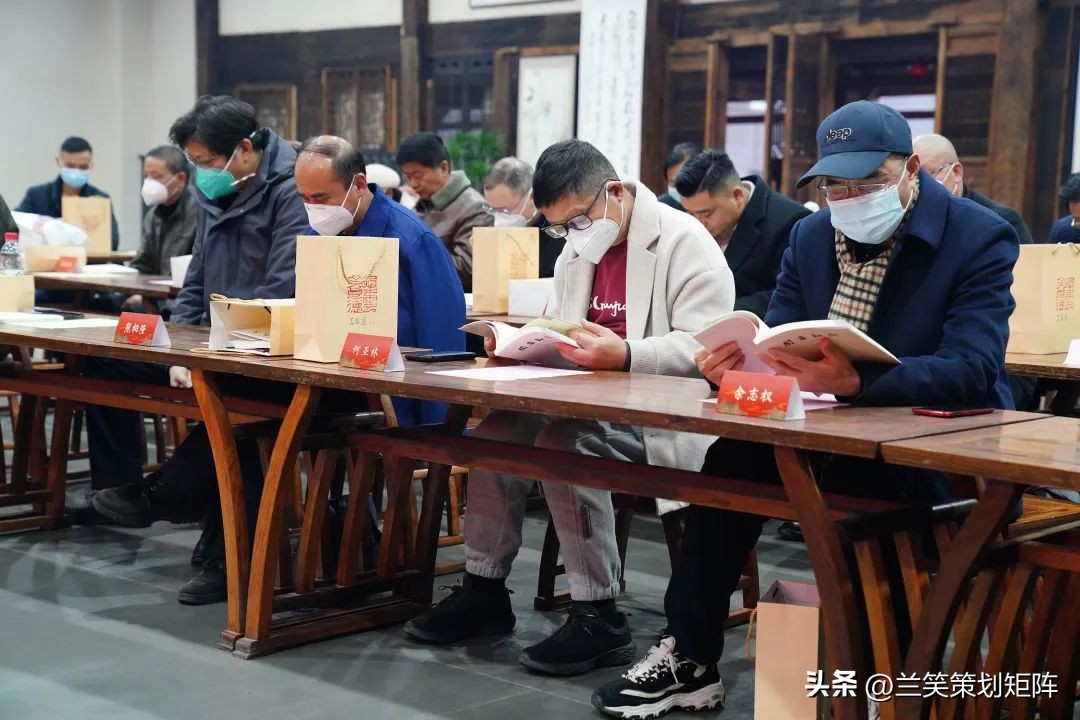 翰墨飘香：何首旺先生和沅郡学校的书画情缘