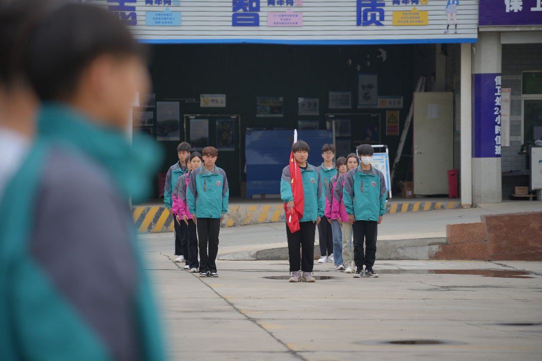 周一升旗仪式防溺水主题教育活动,周一升旗仪式的日记200字