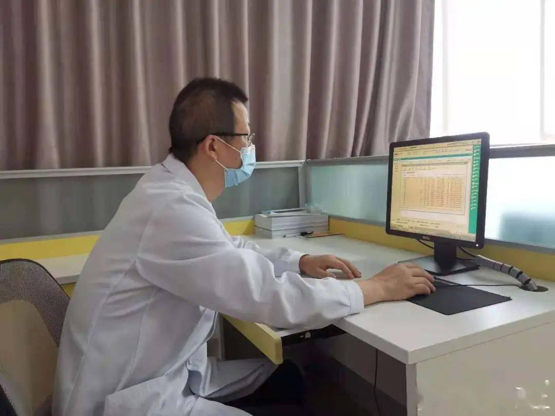 18岁女孩因没来月经求医,14岁女孩被医生诊断没来例假