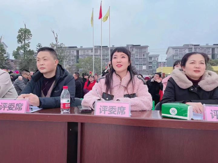 擂响开门红再创新辉煌黄老五食品股份有限公司举办迎新春文艺晚会