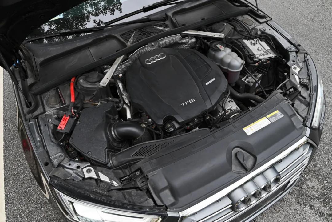 奥迪a4l 3.2 fsi quattro 旗舰型 (2019奥迪a4l quattro二手价格)