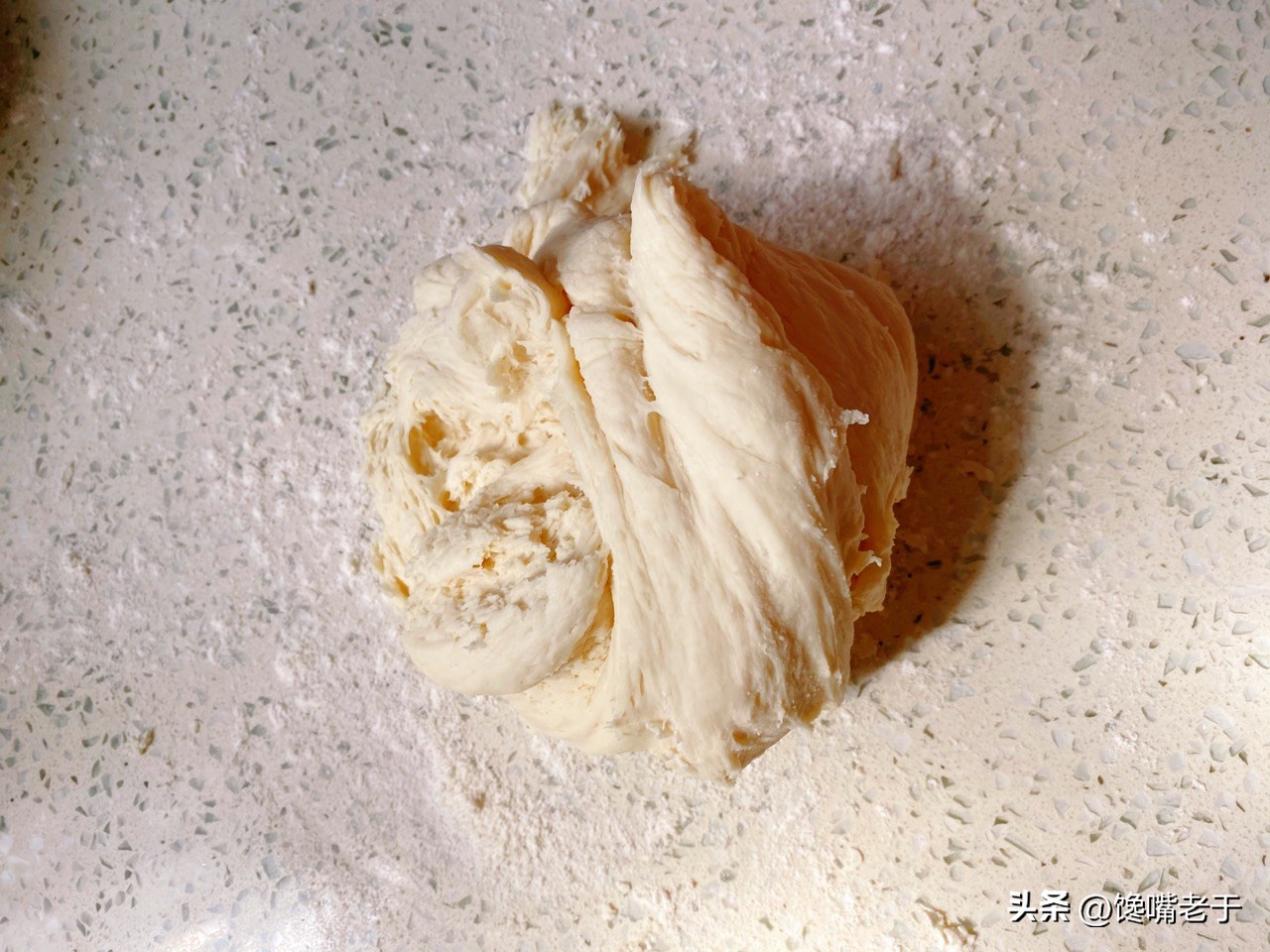 没用酵母自然发的面怎么整,用酵母粉怎么能使面发得更快