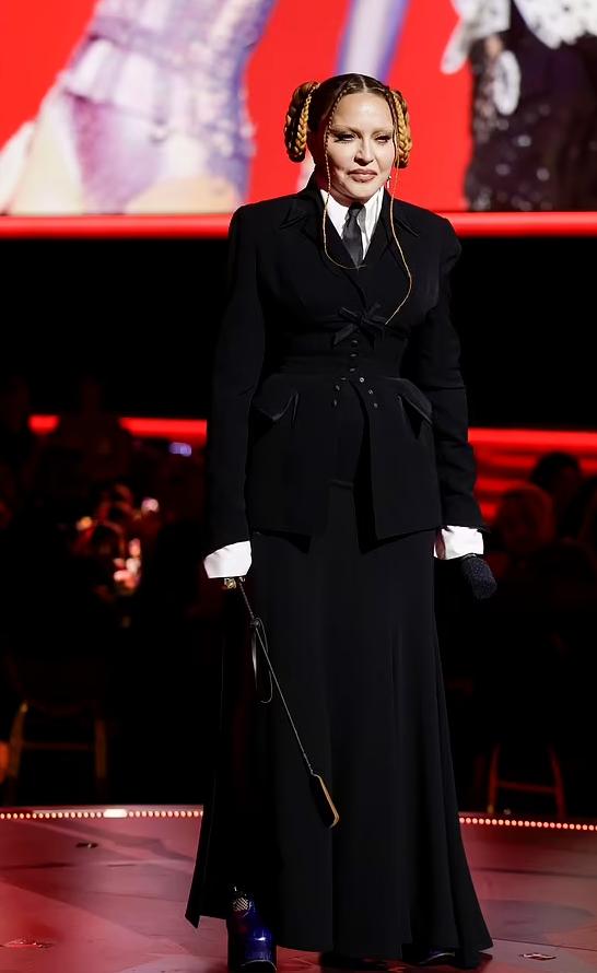 天哪!这是天后麦当娜吗?怎么变成了这个鬼样?