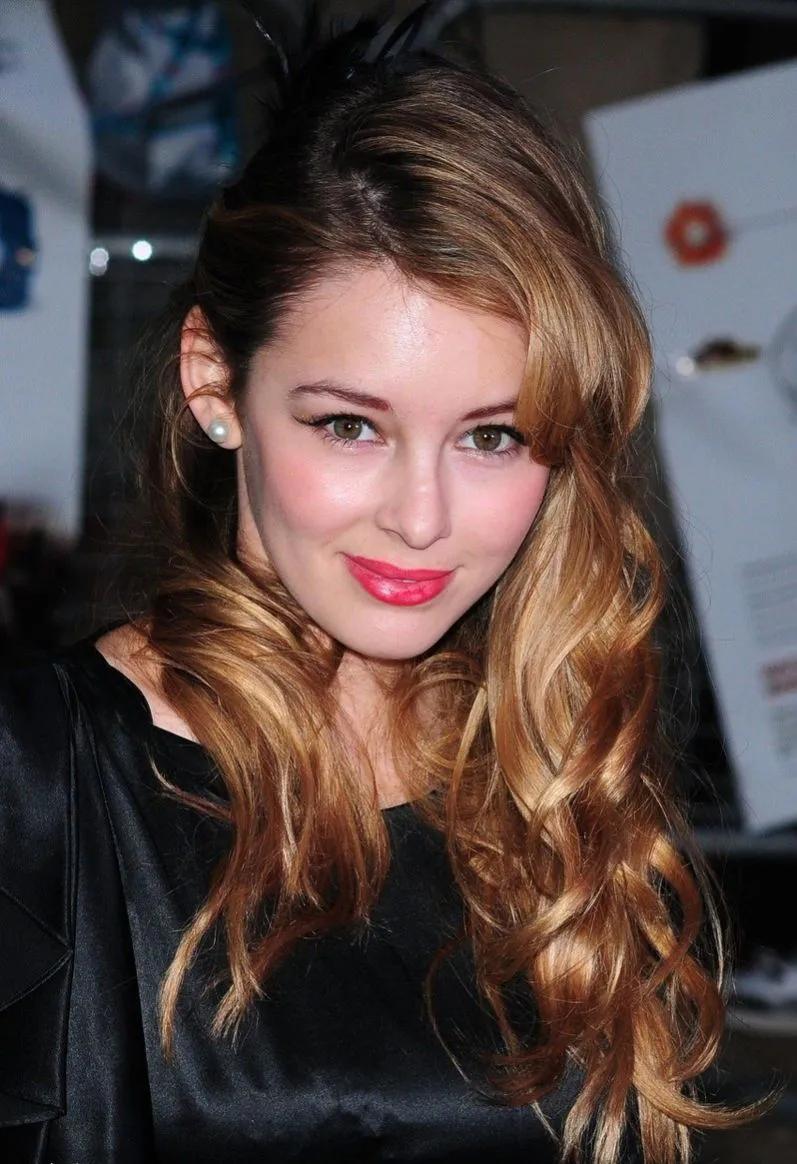 英国超模姬莉哈泽尔,英国超模姬丽哈泽尔视频