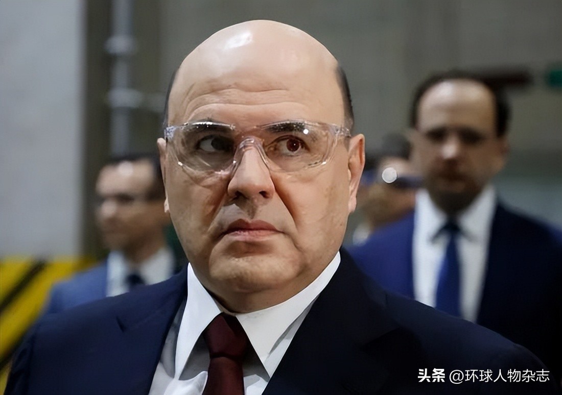 俄罗斯总理，钢琴比普京弹得好？