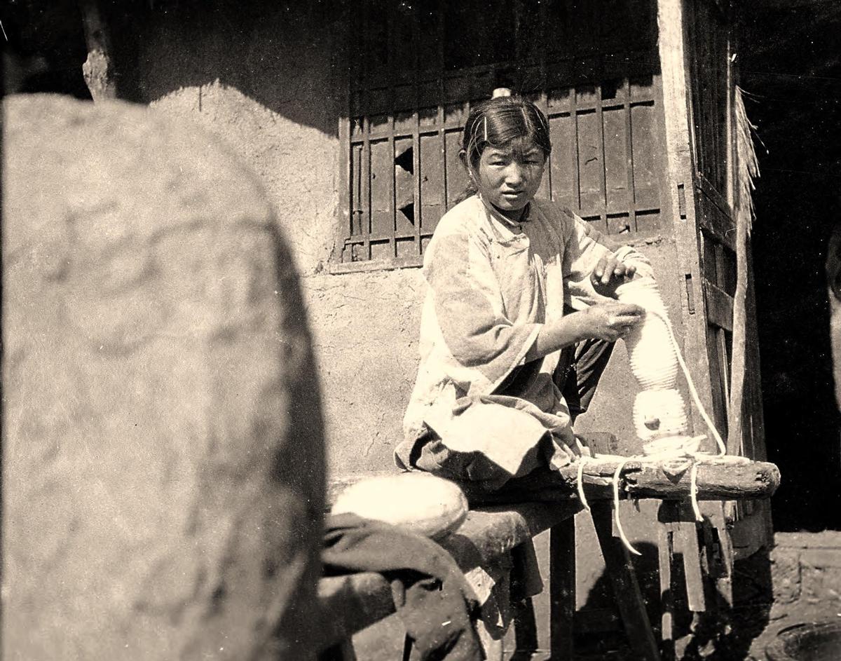 慈禧真人照片对比,清末老照片慈禧眼袋下垂