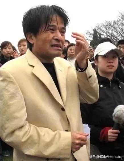 央视名嘴毕福剑,原央视主持人毕福剑现状怎样