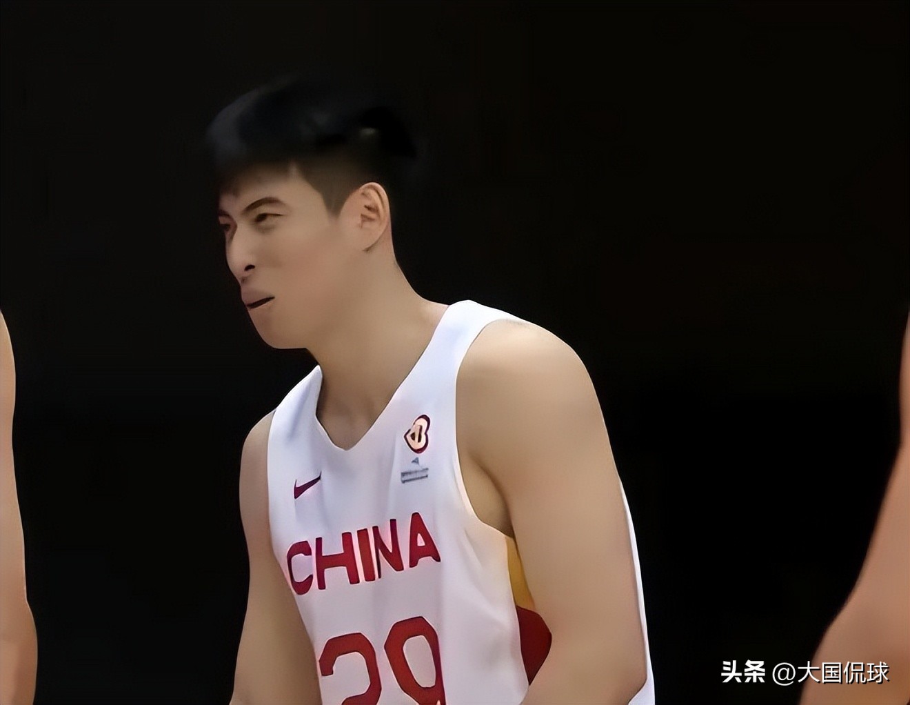 乔帅评价王哲林,中国男篮将对战伊朗男篮球员