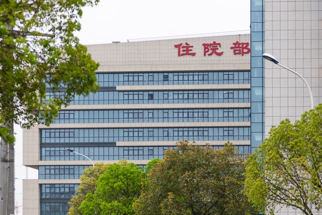 厦门一男医生体检时猥亵女子被拘,厦门一医生体检时猥亵女子被拘