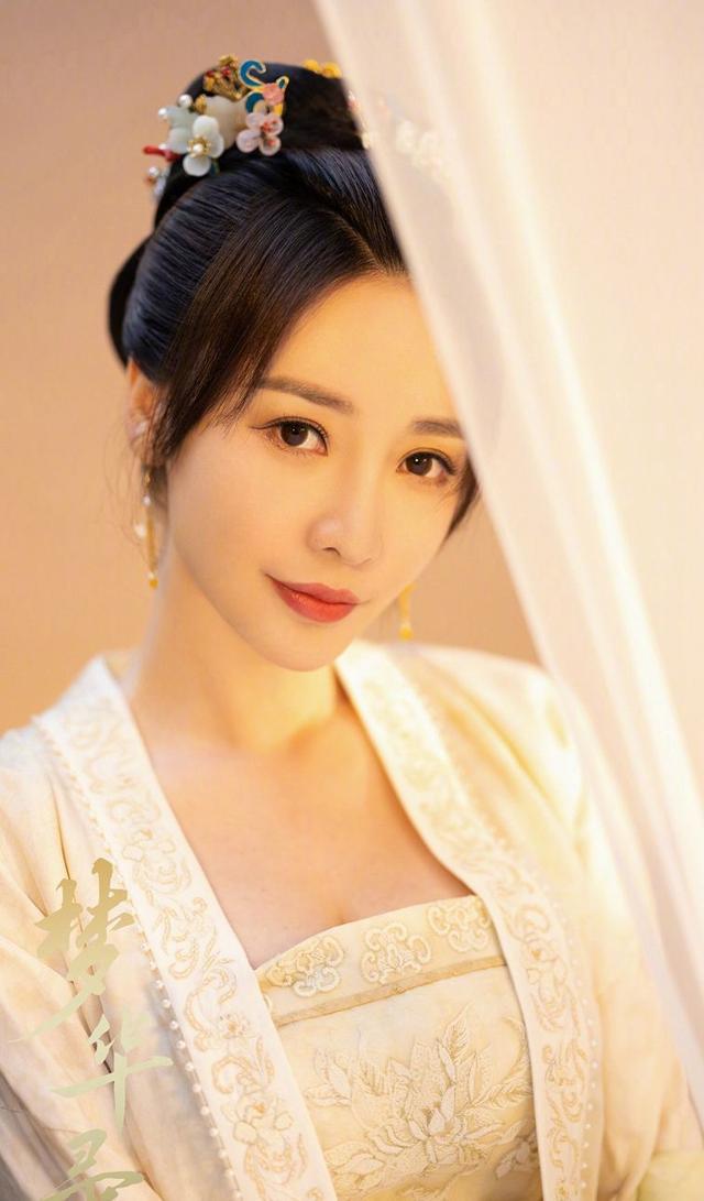 柳岩自曝恋情,柳岩澄清恋爱传闻