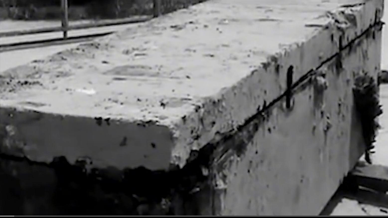 内蒙古的千年凤棺女尸陪葬品,1972年内蒙发现一座清代古墓