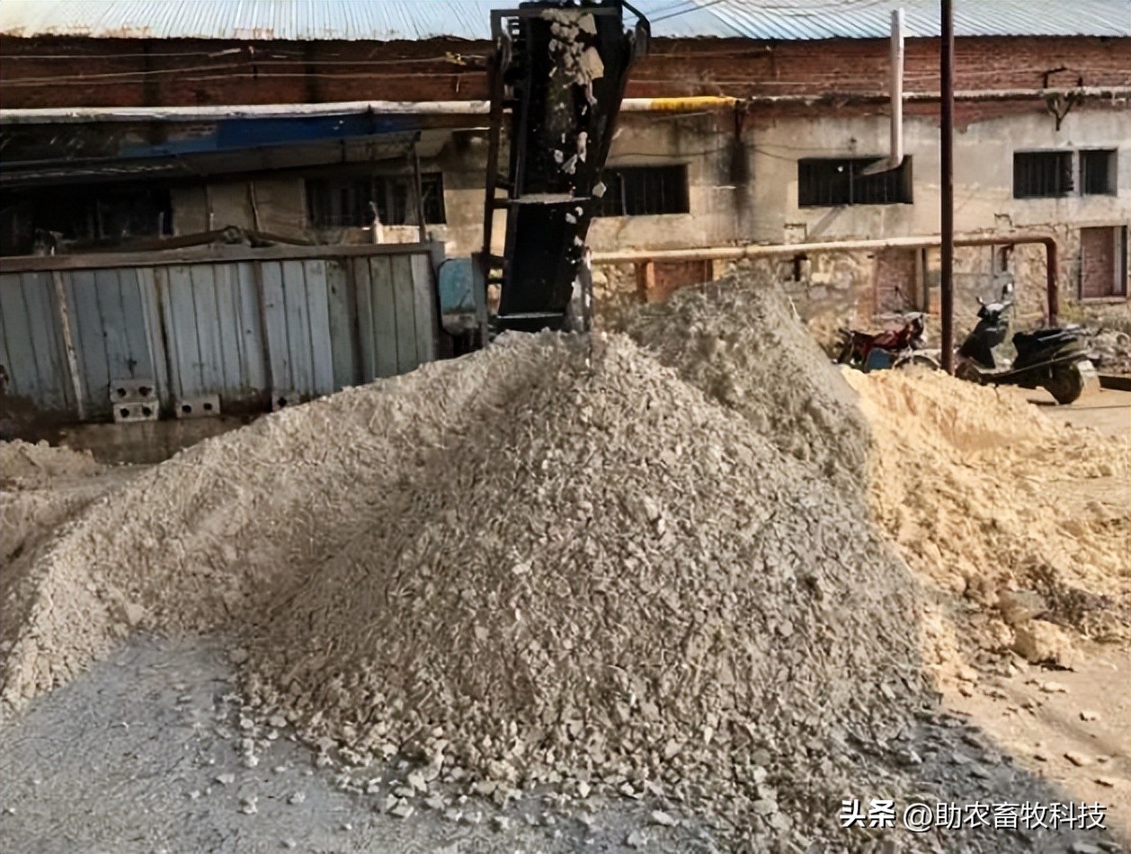木薯渣喂猪饲料,发酵豆腐渣养鸡饲料