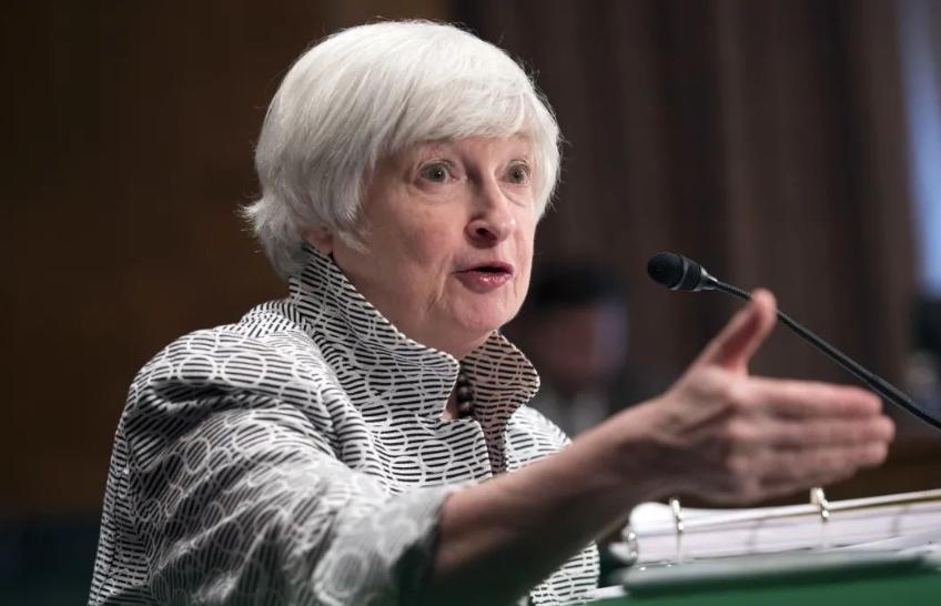 美国扛不住了？考虑降低对华的关税，美前财长：这样有利于美国