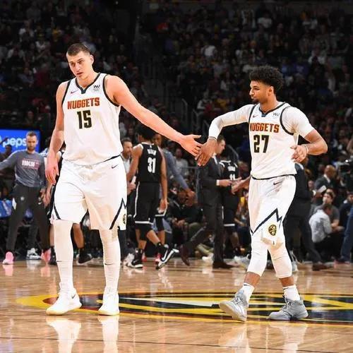 威金斯穆雷利拉德,威金斯顶薪续约