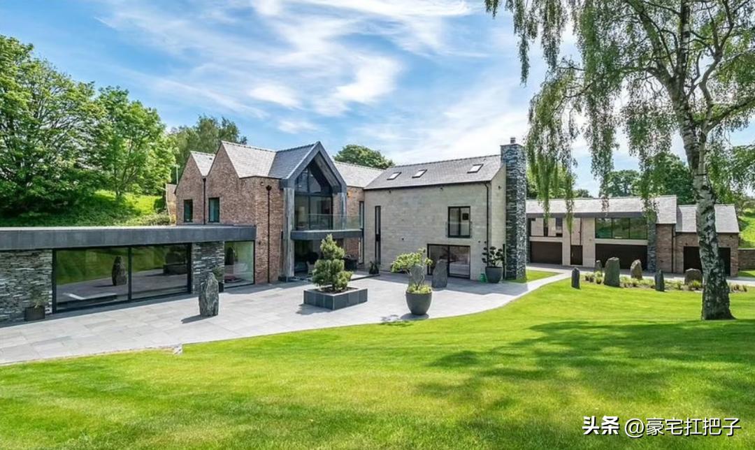 c罗1亿豪宅曝光,c罗的名车和豪宅