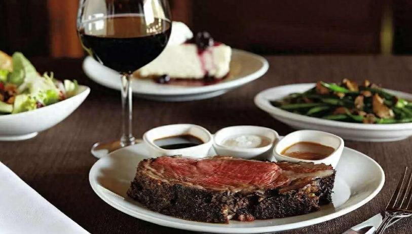 “*魔色**”马登毅：3小时能让女性甘愿开房送钱，成功1个烫1个烟疤