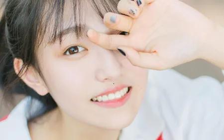 嘴唇周围长痣的女人好不好,女人嘴唇下方长痣