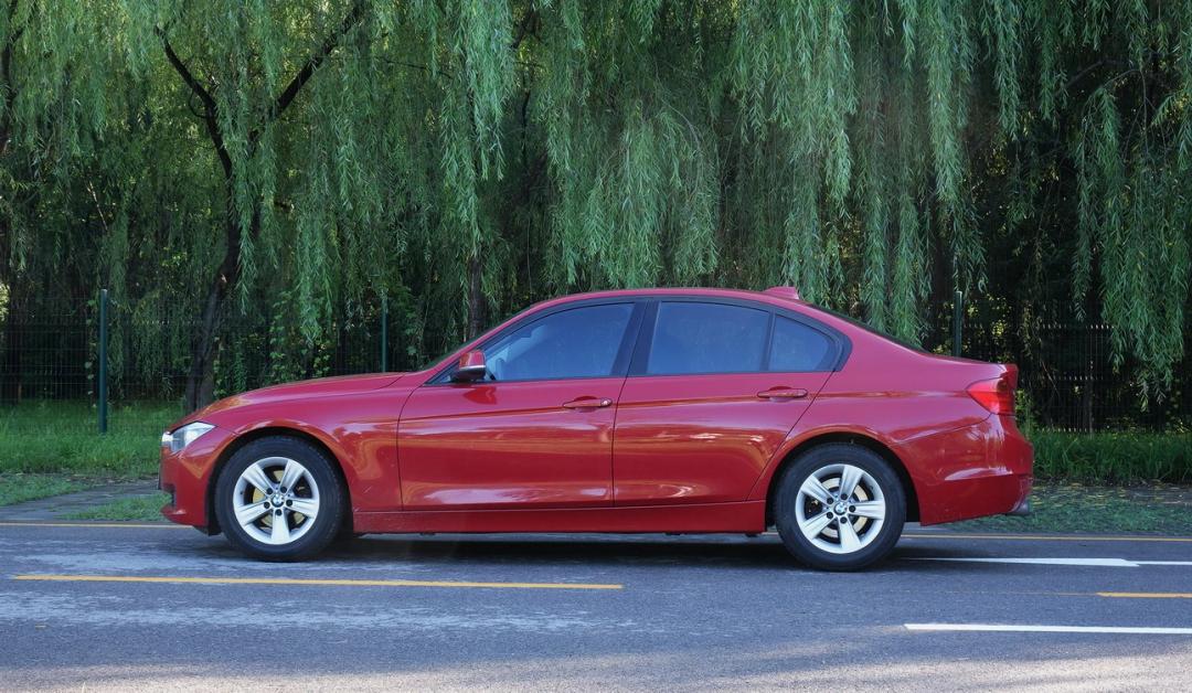 06年宝马320i二手的值得入手吗,二手宝马320i保养需要多少钱