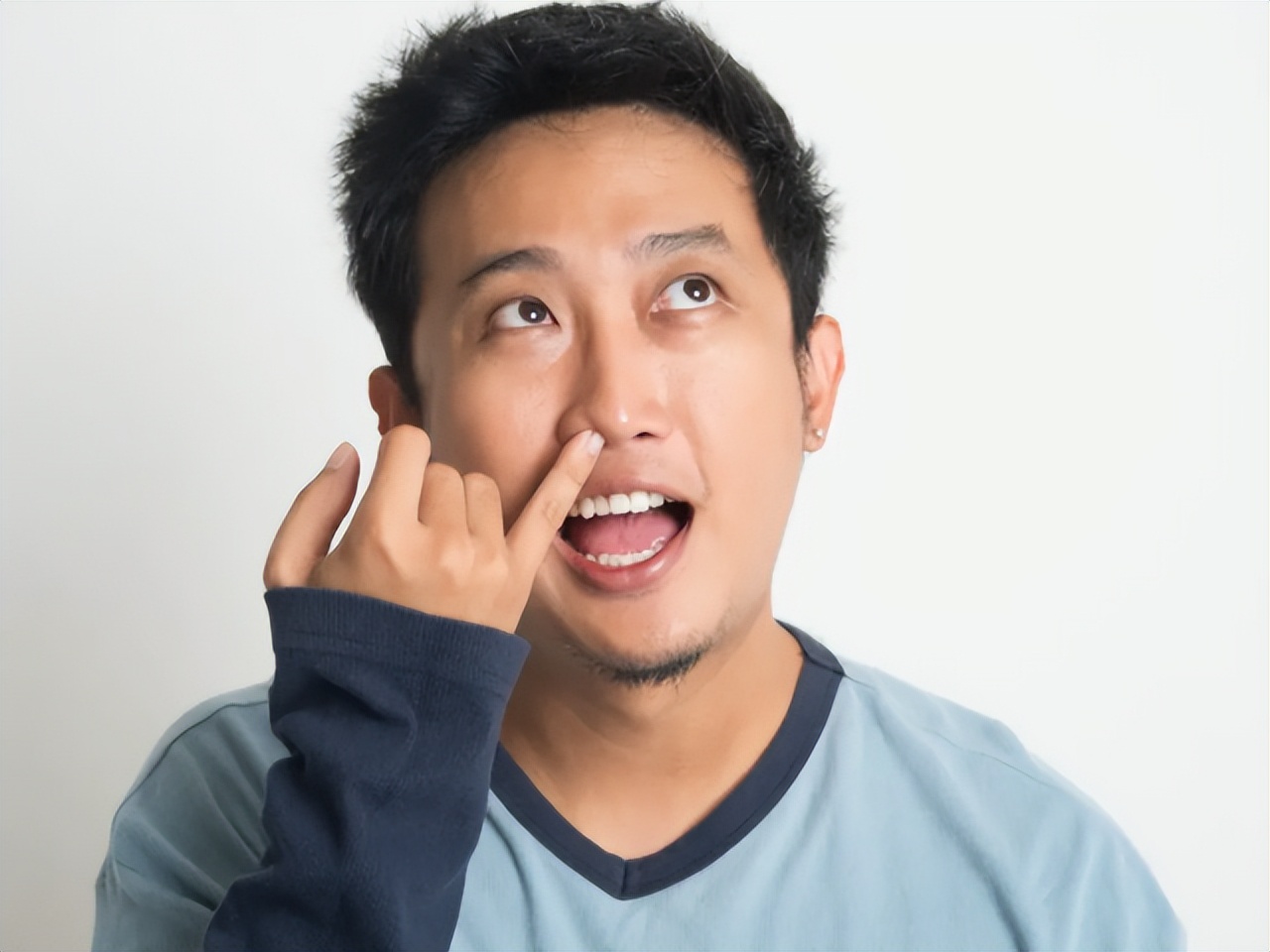 男士鼻毛变白的原因是什么呢,男性的鼻毛旺盛说明了啥