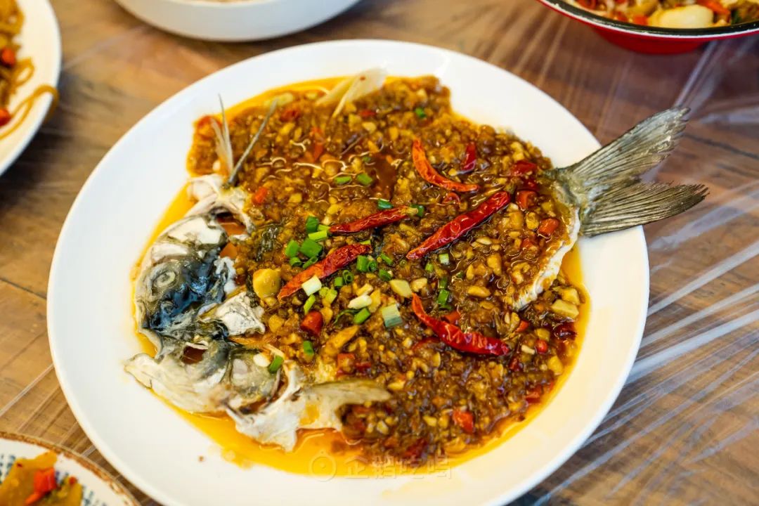 辣到落泪也舍不得停嘴的宝藏城市，不是长沙成都重庆