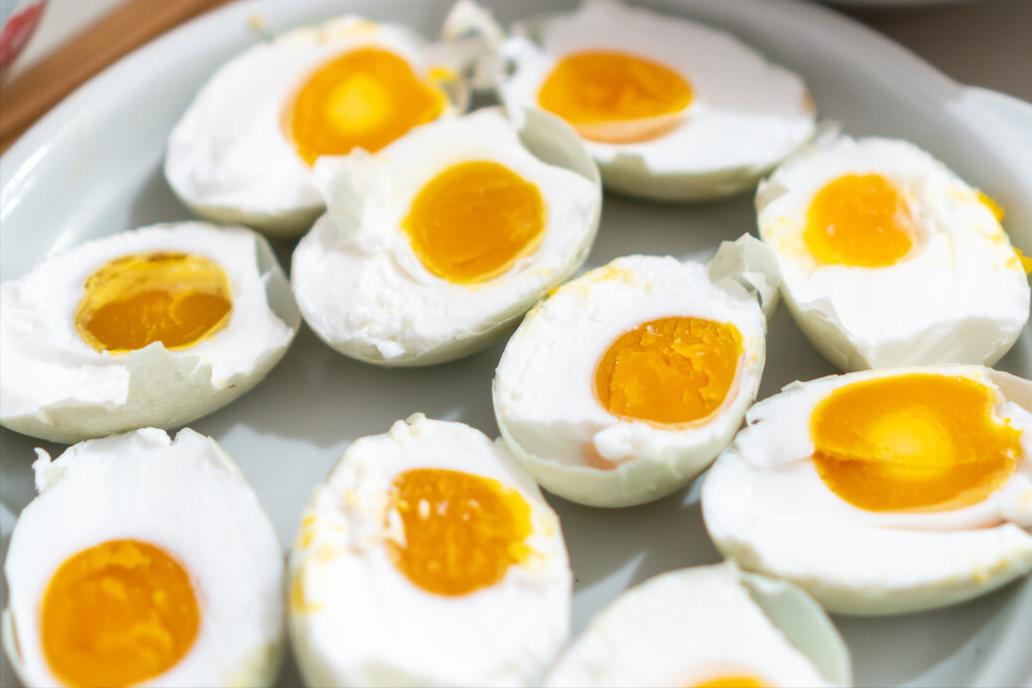 盐水腌咸鸭蛋的正确方法,不用泥巴快速腌咸鸭蛋的做法