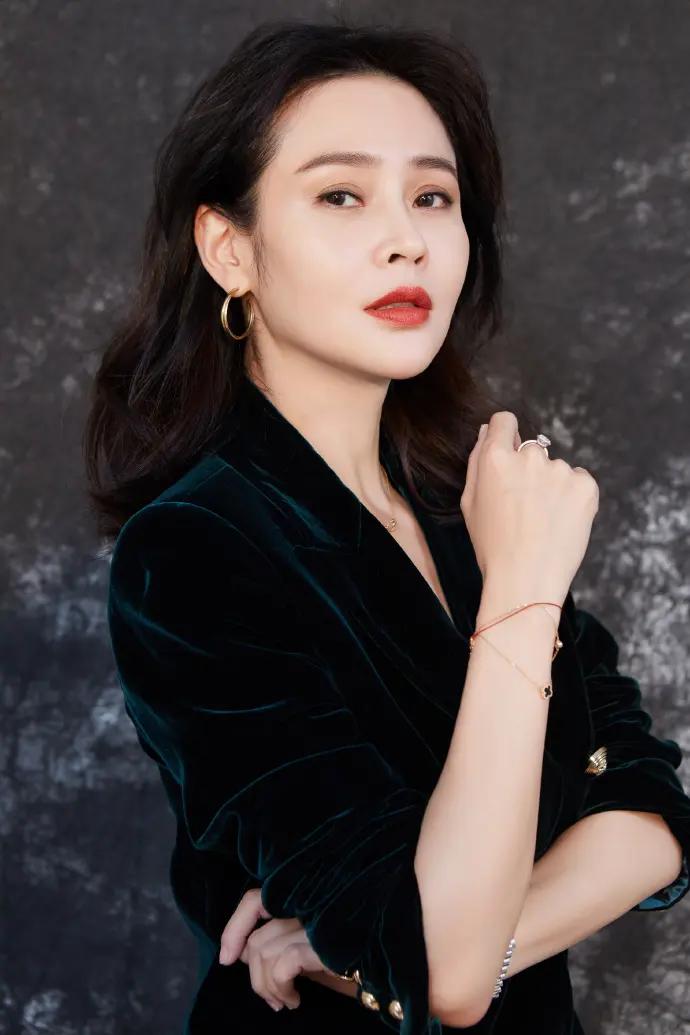 女演员于明加简介,演员于明加人生轨迹