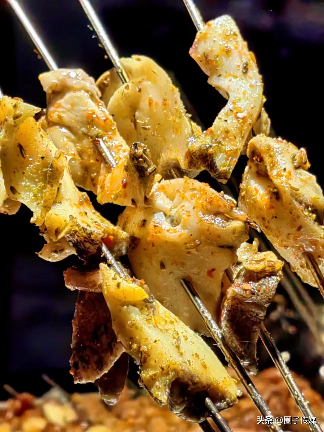 鲜香的舌尖诱惑,从经典延至创新,【震旦海鲜烧烤酒店】