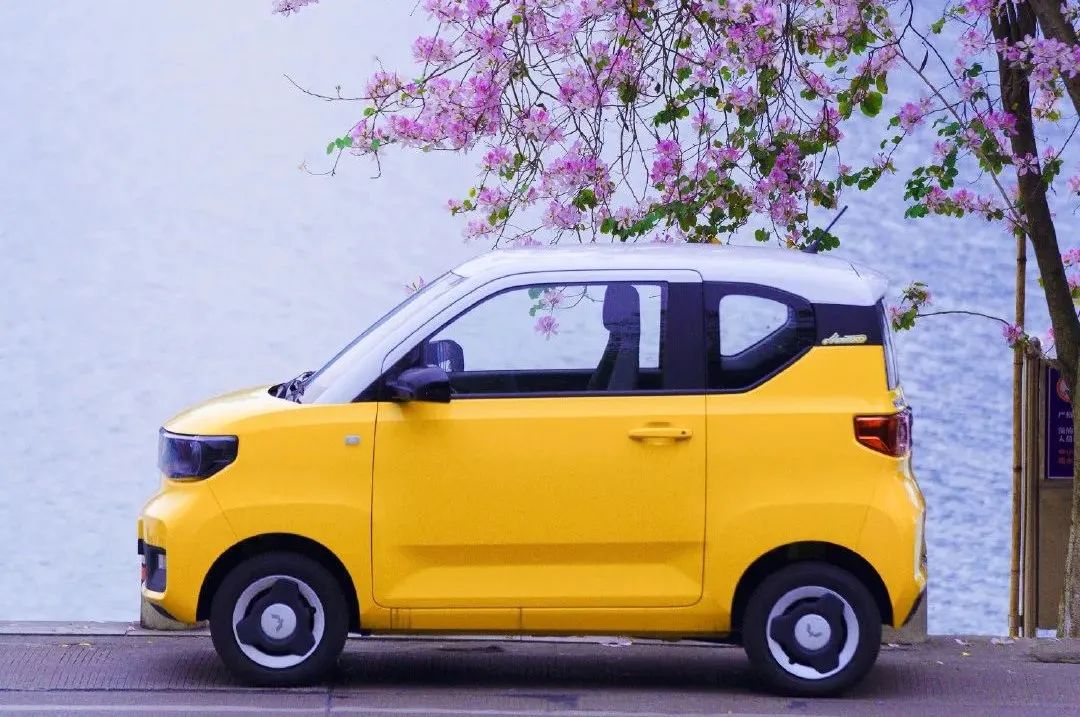 奇瑞QQ换新LOGO？网友：还以为Adobe出新品了...